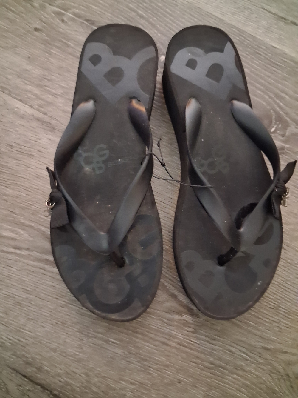 BCBG Black Logo Thong Sandals with Subtle Monogram
